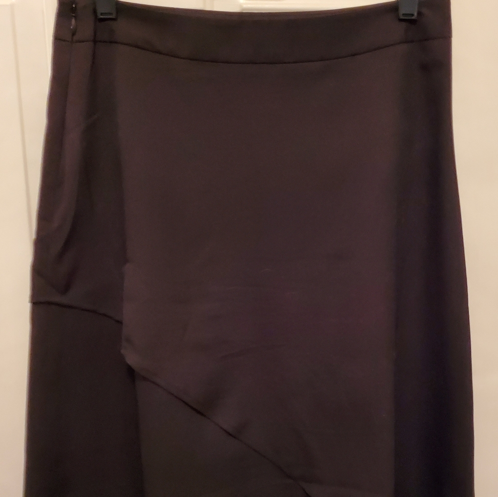 Black knee skirt